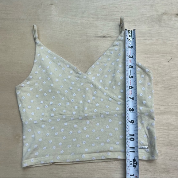 Yellow Floral Hollister XS Tank Top Cropped Fitted V Neck Summer Layer Casual - Picture 5 of 8